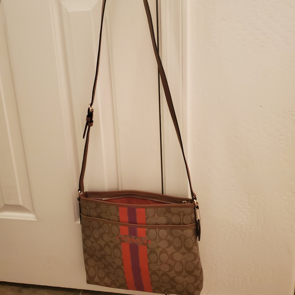 Coach purse - Picture 2 of 5